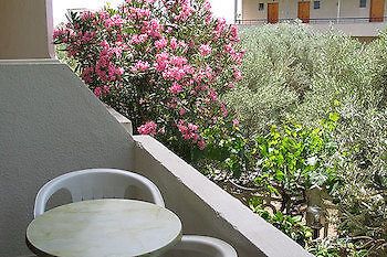 Voula Apartments Aegina Esterno foto